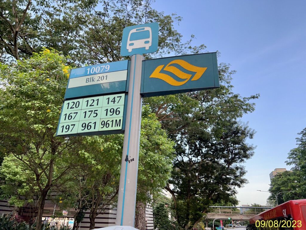 Nearest bus stop @Jalan Bukit Merah Road 靠近仁泰中医诊所的巴士站